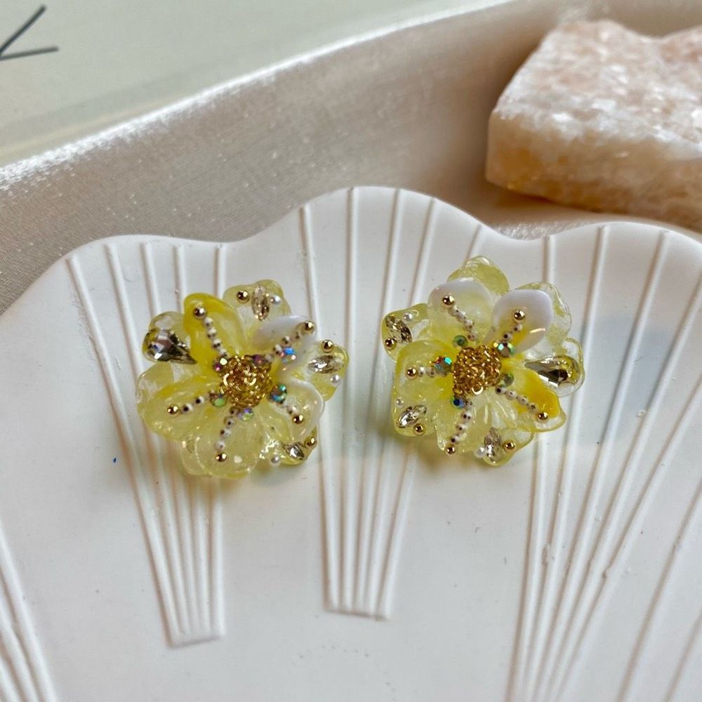 Handmade Daisy Floral Earrings Studs